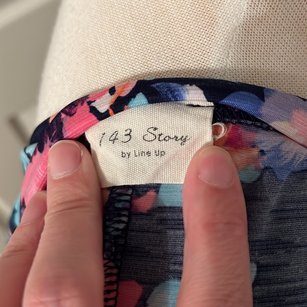 EUC 1.4.3. Story by Line Up Floral Drop Waist Short Sleeve Top - Picture 5 of 6